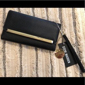 Steve Madden Black Trifold Wristlet